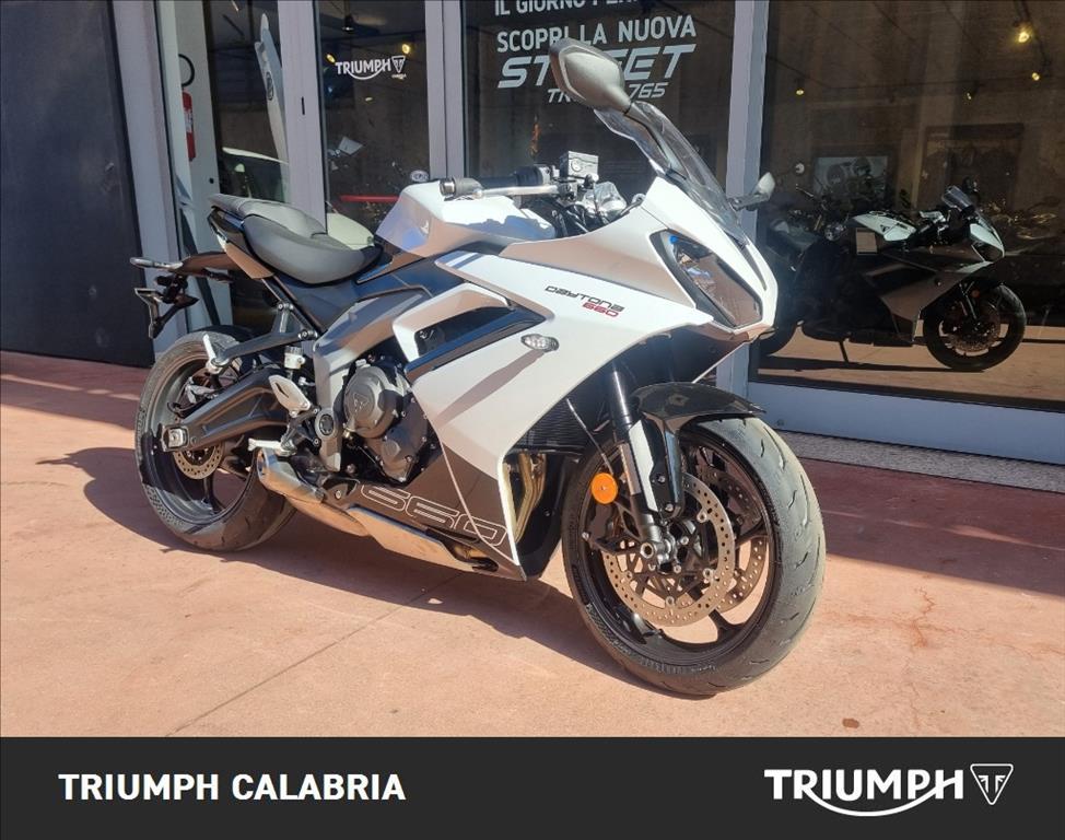 TRIUMPH Daytona 660 Abs