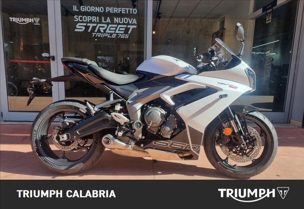 TRIUMPH Daytona 660 Abs