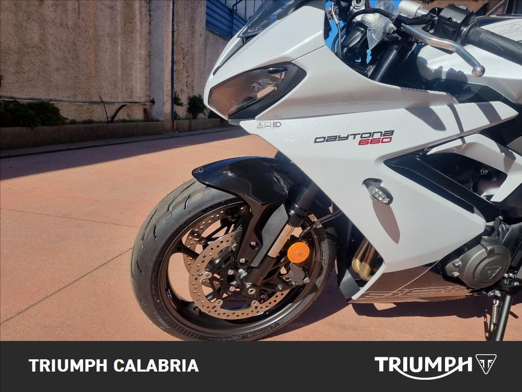TRIUMPH Daytona 660 Abs