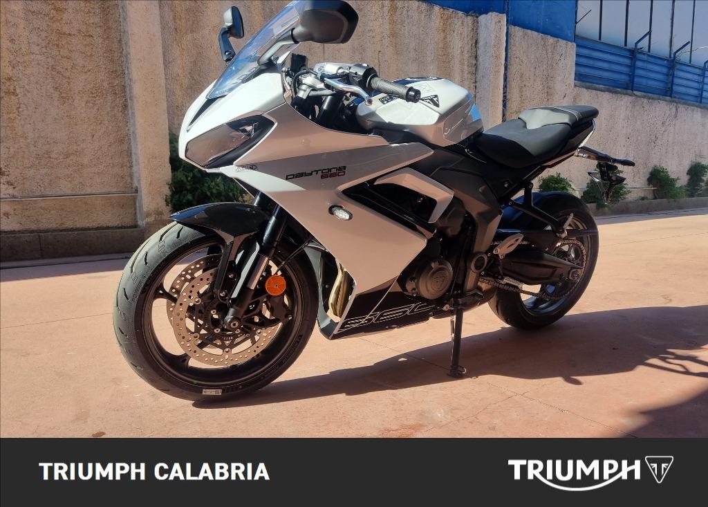TRIUMPH Daytona 660 Abs