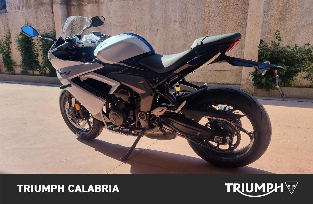 TRIUMPH Daytona 660 Abs