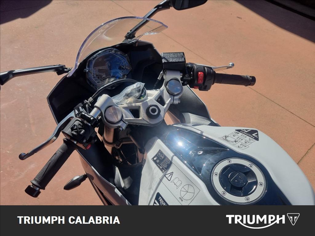 TRIUMPH Daytona 660 Abs