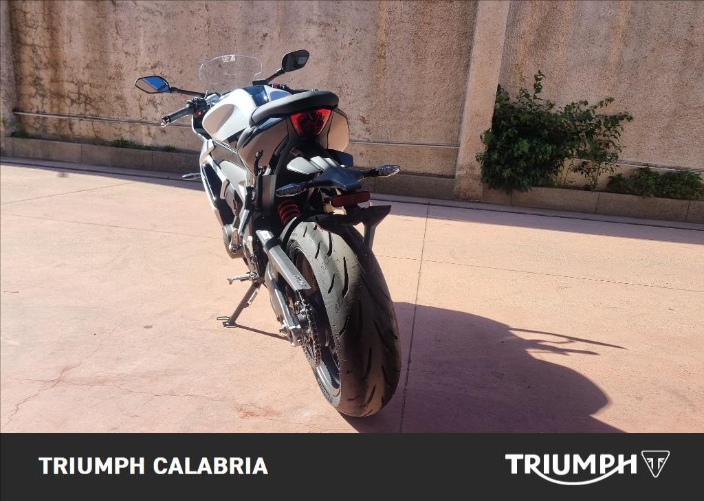 TRIUMPH Daytona 660 Abs