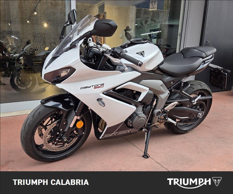 TRIUMPH Daytona 660 Abs