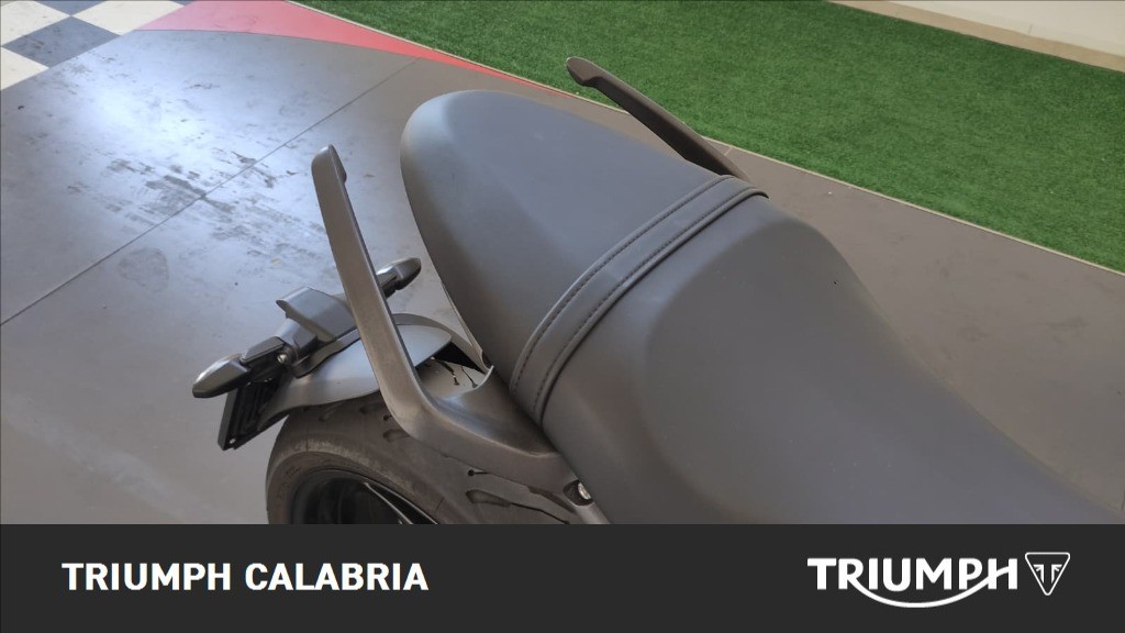 TRIUMPH Trident 660 Triple Tribute dep.A2 Abs