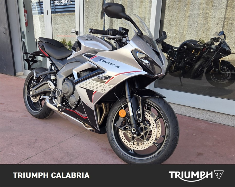 TRIUMPH Daytona 660 Abs
