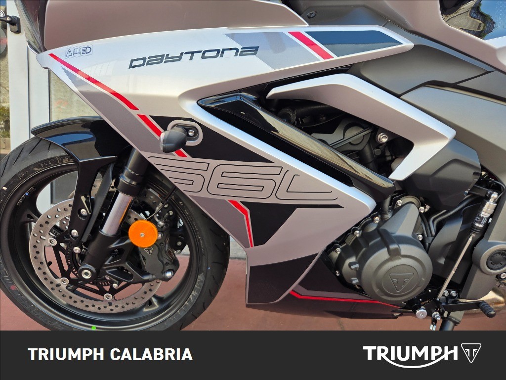 TRIUMPH Daytona 660 Abs