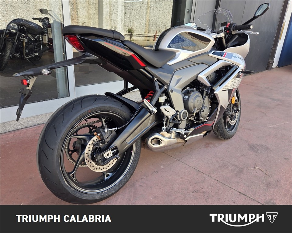 TRIUMPH Daytona 660 Abs