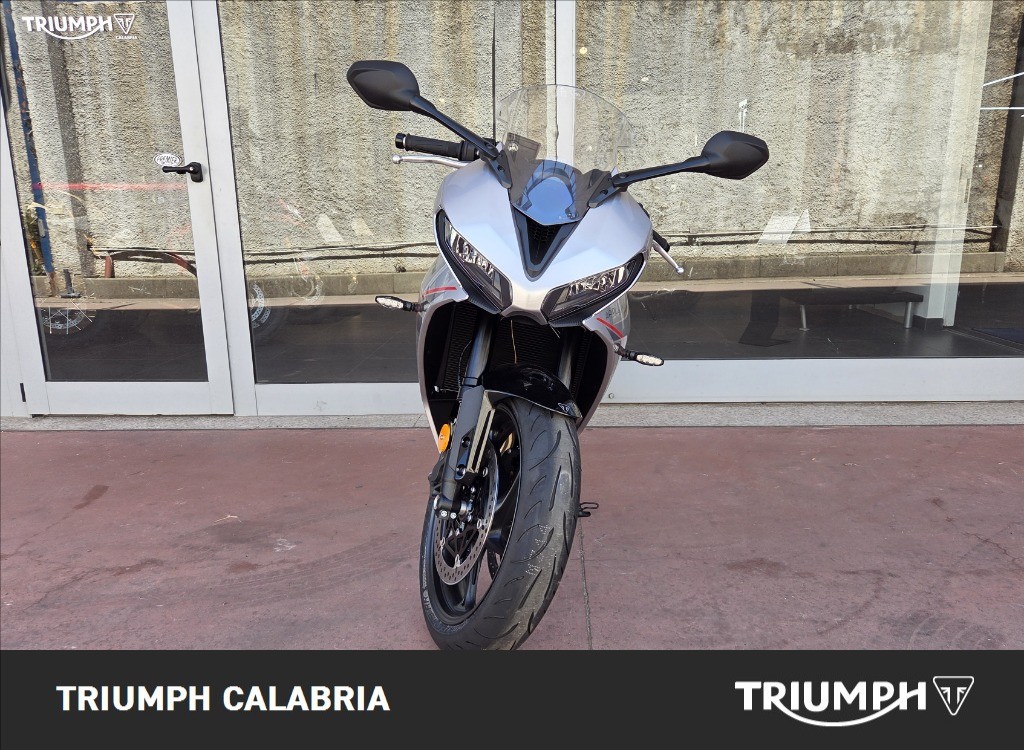 TRIUMPH Daytona 660 Abs