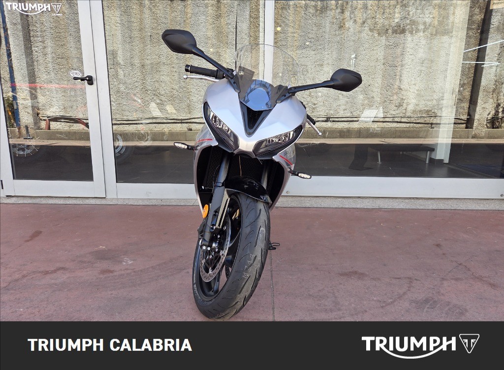 TRIUMPH Daytona 660 Abs