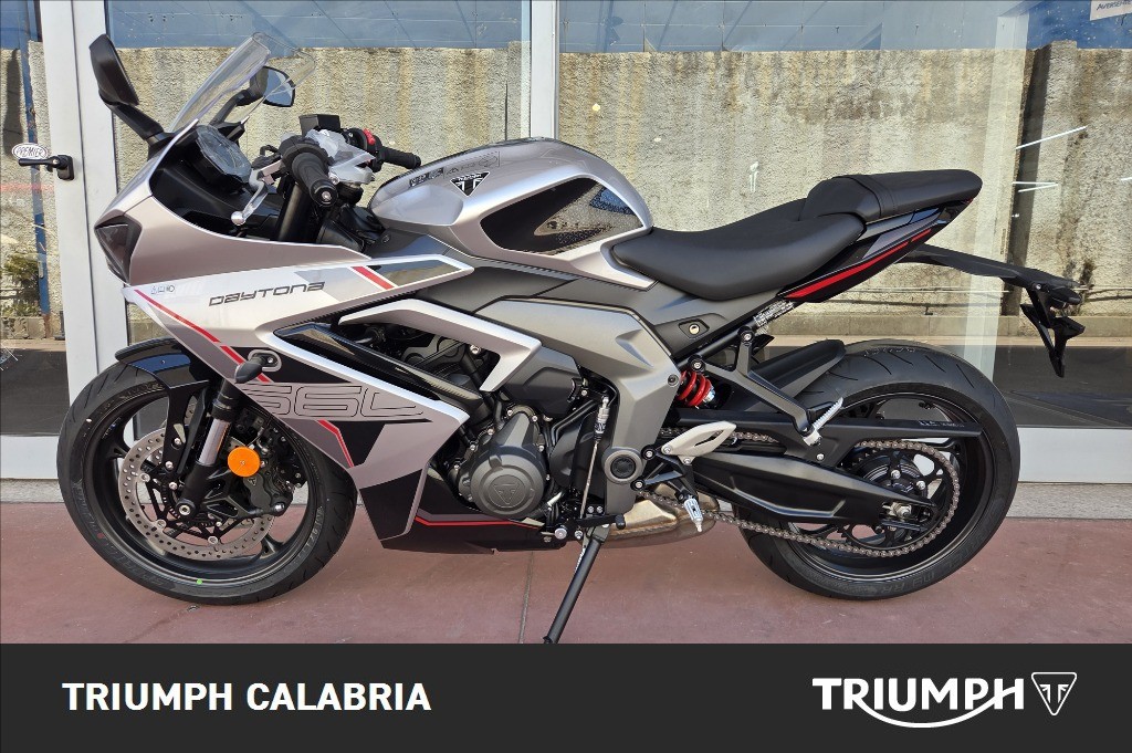 TRIUMPH Daytona 660 Abs