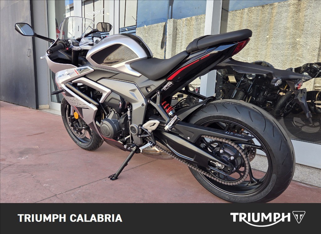 TRIUMPH Daytona 660 Abs
