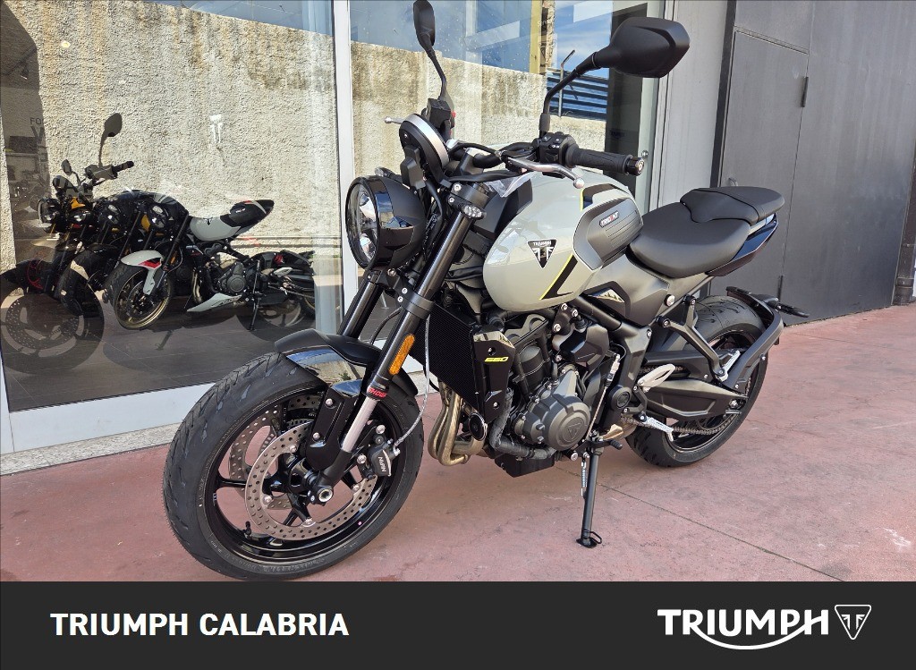 TRIUMPH Trident 660 Jet Black Abs