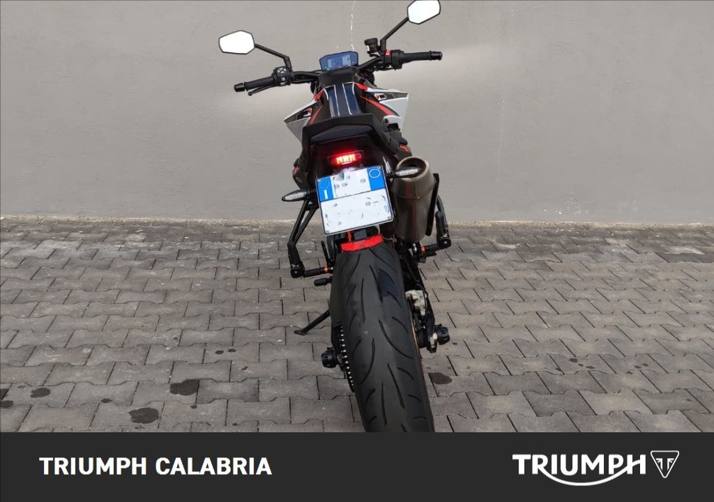 KTM 890 Duke R