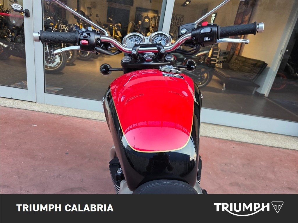 TRIUMPH Bonneville 900 T100 