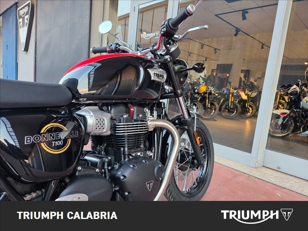 TRIUMPH Bonneville 900 T100 
