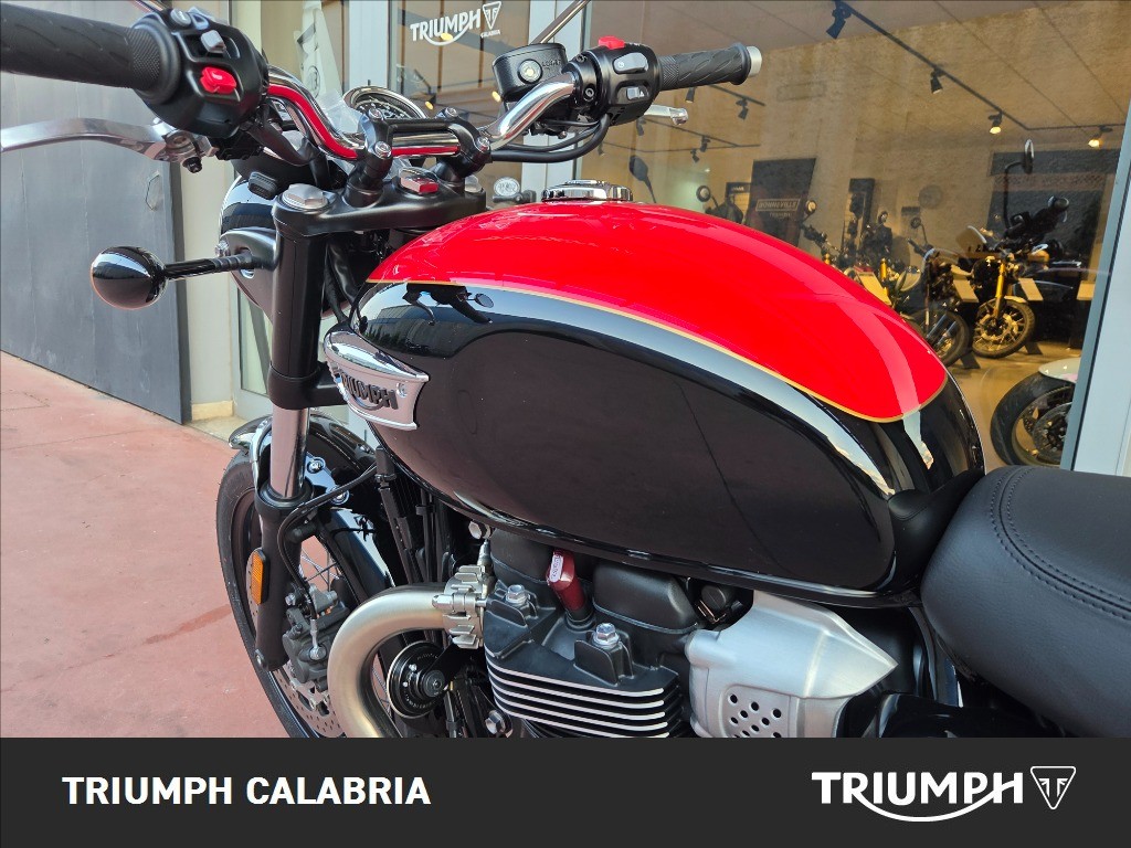 TRIUMPH Bonneville 900 T100 