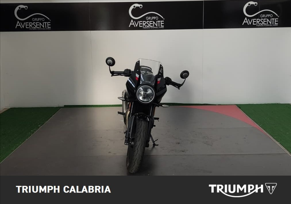 TRIUMPH Thruxton 400 Phantom Black / Aluminium Silver Abs