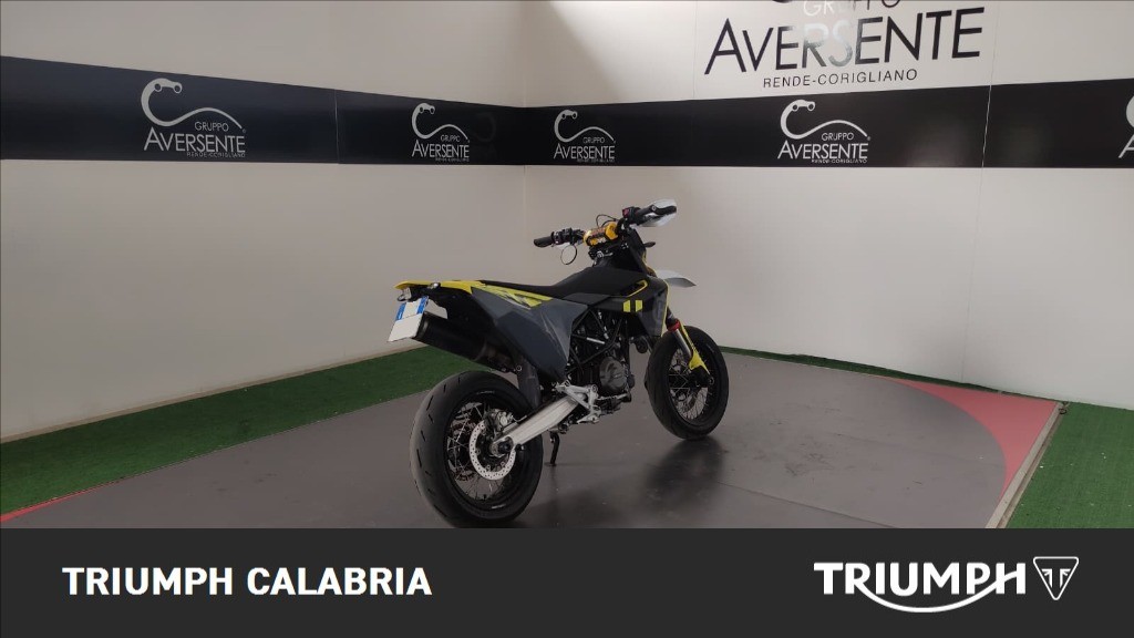 HUSQVARNA Supermoto 701 4T 