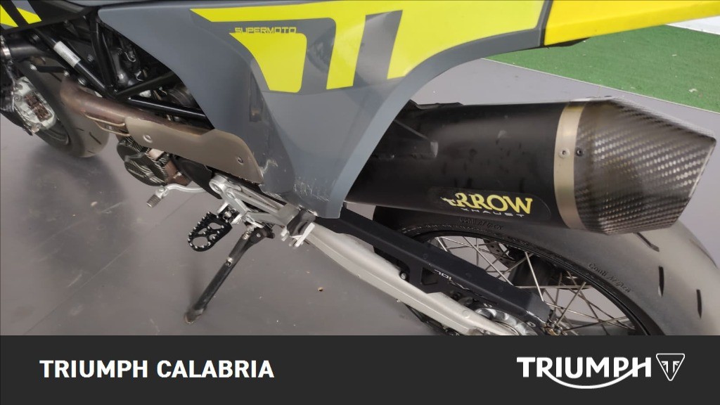 HUSQVARNA Supermoto 701 4T 