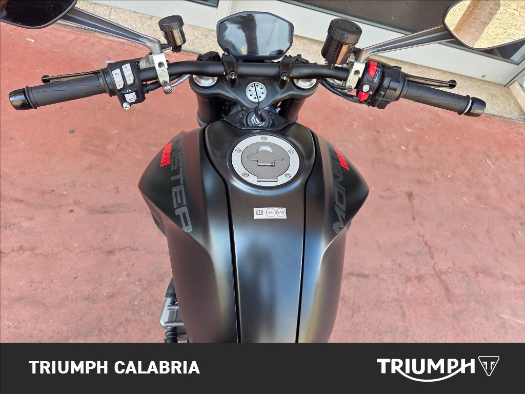 DUCATI Monster 937 Dark Stealth